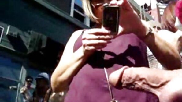 Огромен хуй майка и син секс видео опъва дупката на разпуснатата спинерка Кейти Сейнт Айвс
