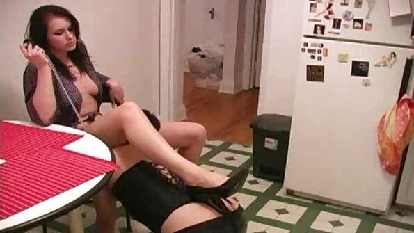 Японско порно маце се споделя от две парчета безплатни секс видеоклипове