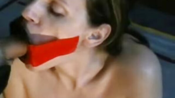Жасмин Джей безплатни порно видеоклипове разтваря бузите на задника си за дълбоко анално шибане